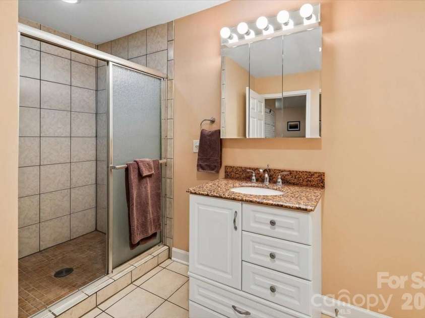 6721 Southby Court, Charlotte, NC 28270.  MLS# CAR4383243, YatesRealty ID 32792. Full Bath serves this multi-purpose space