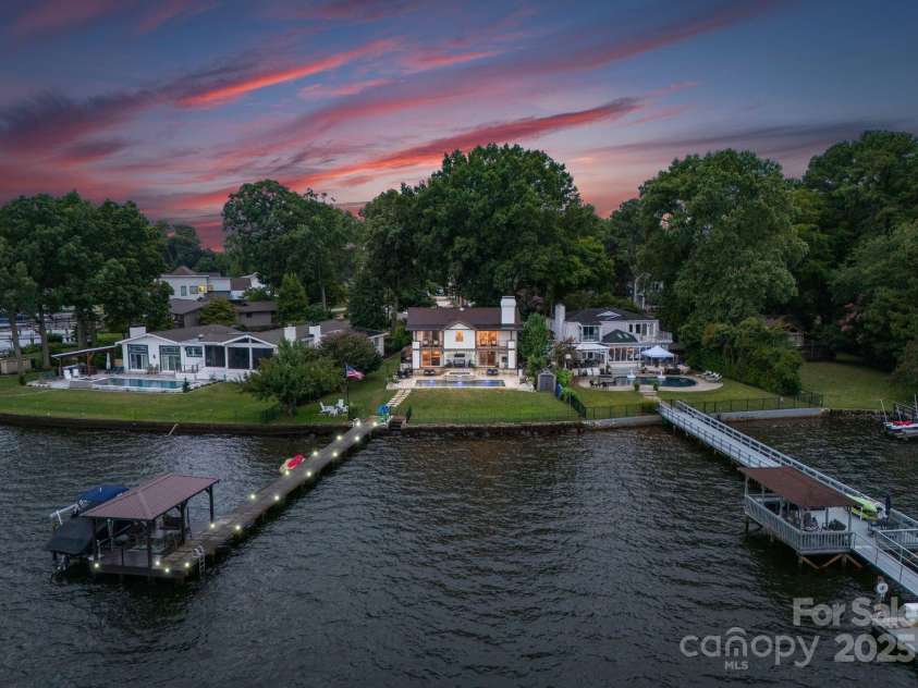 20732 Eastpoint Drive, Cornelius, NC 28031.  MLS# CAR4281277, YatesRealty ID 32793. 