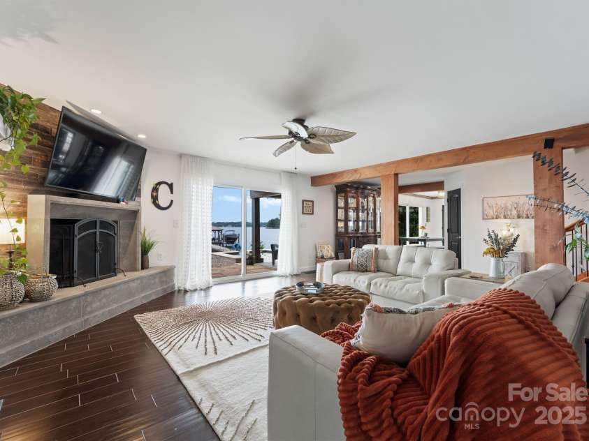 20732 Eastpoint Drive, Cornelius, NC 28031.  MLS# CAR4281277, YatesRealty ID 32793. 