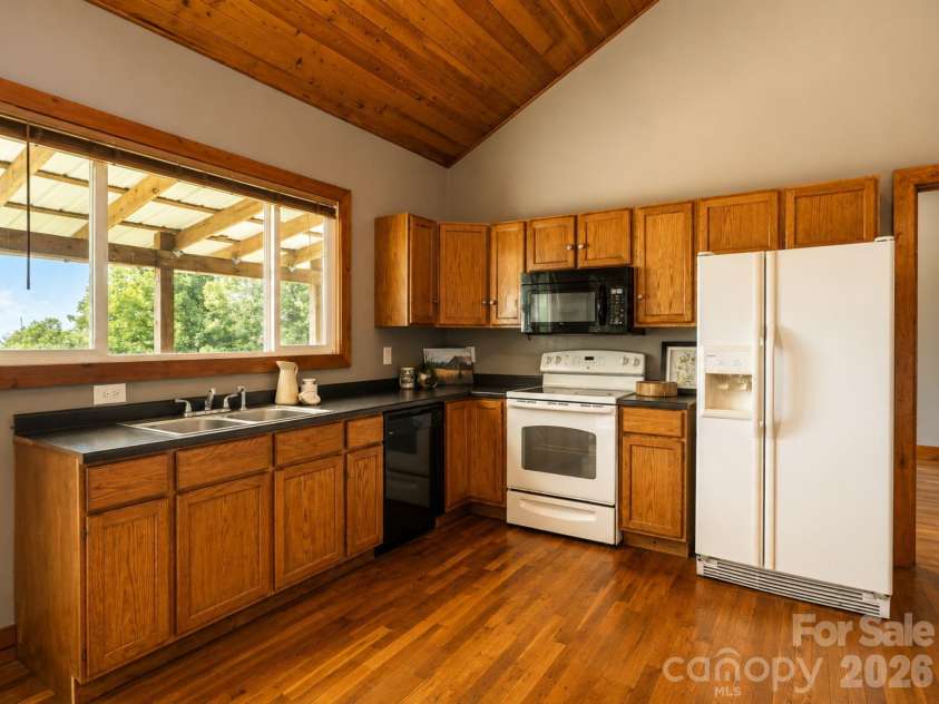 3020 Silver Creek Mountain Road, Morganton, NC 28655.  MLS# CAR4394477, YatesRealty ID 32793. 
