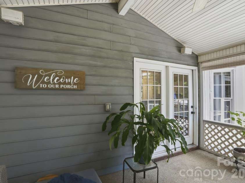 19737 Beneteau Court, Cornelius, NC 28031.  MLS# CAR4391475, YatesRealty ID 32794. 