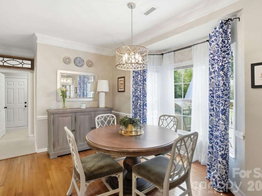 19737 Beneteau Court, Cornelius, NC 28031.  MLS# CAR4391475, YatesRealty ID 32794. Eat-in kitchen area