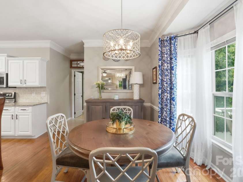 19737 Beneteau Court, Cornelius, NC 28031.  MLS# CAR4391475, YatesRealty ID 32794. Eat-in kitchen area
