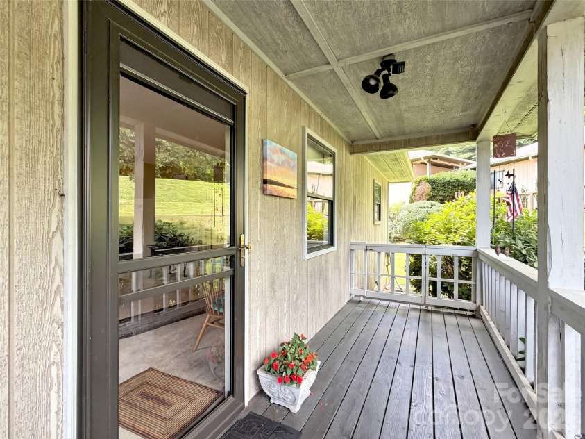 35 Talon Court, Waynesville, NC 28786.  MLS# CAR4395110, YatesRealty ID 32795. 