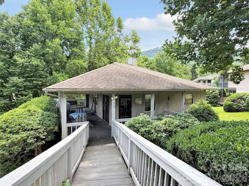 35 Talon Court, Waynesville, NC 28786.  MLS# CAR4395110, YatesRealty ID 32795. 