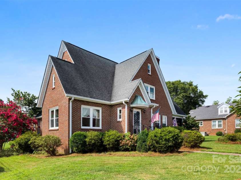 610 Main Street, Cherryville, NC 28021.  MLS# CAR4278794, YatesRealty ID 32795. 