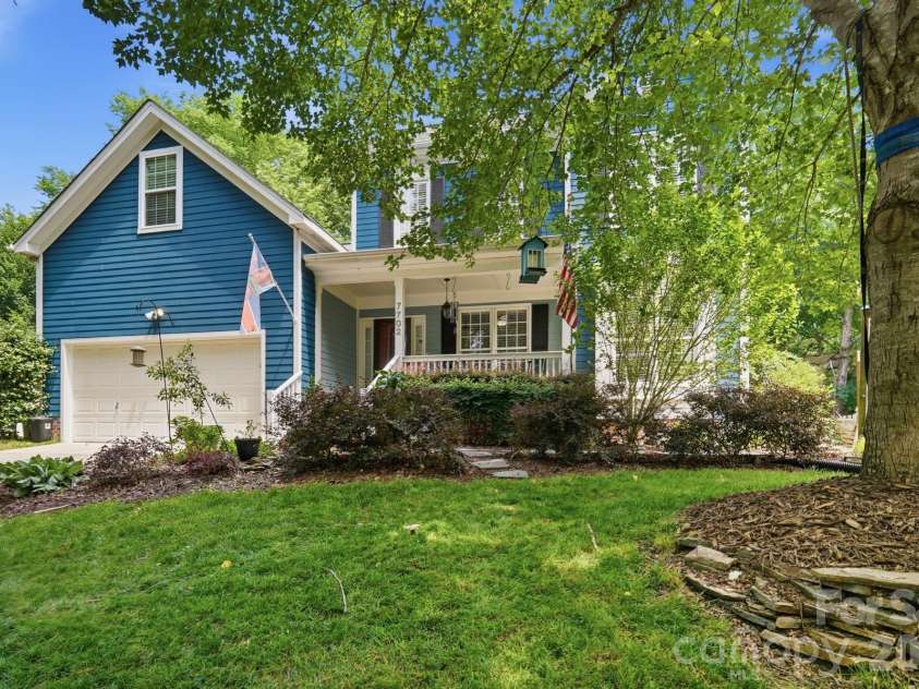 7702 Spanish Oaks Drive, Waxhaw, NC 28173.  MLS# CAR4391221, YatesRealty ID 32796. 