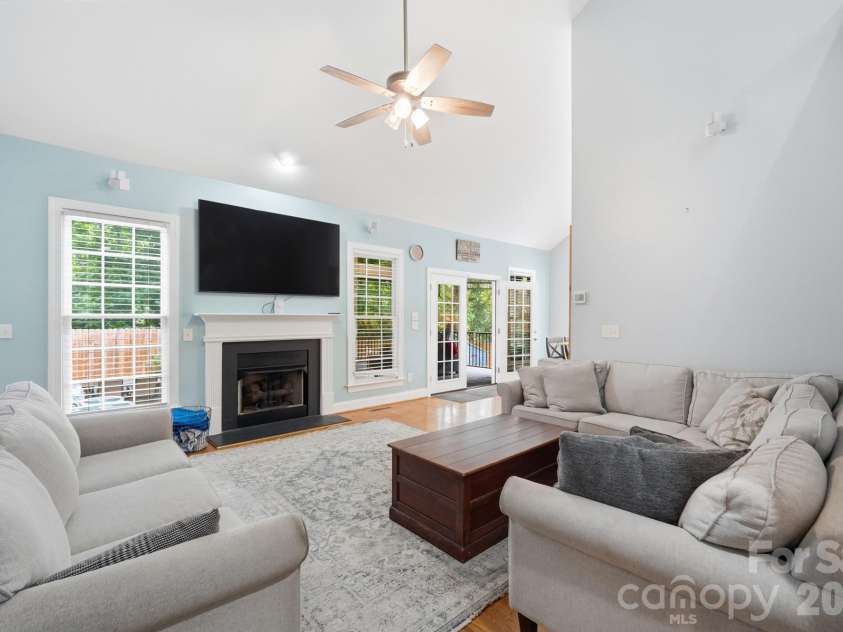7702 Spanish Oaks Drive, Waxhaw, NC 28173.  MLS# CAR4391221, YatesRealty ID 32796. 