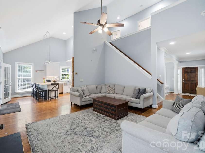 7702 Spanish Oaks Drive, Waxhaw, NC 28173.  MLS# CAR4391221, YatesRealty ID 32796. 