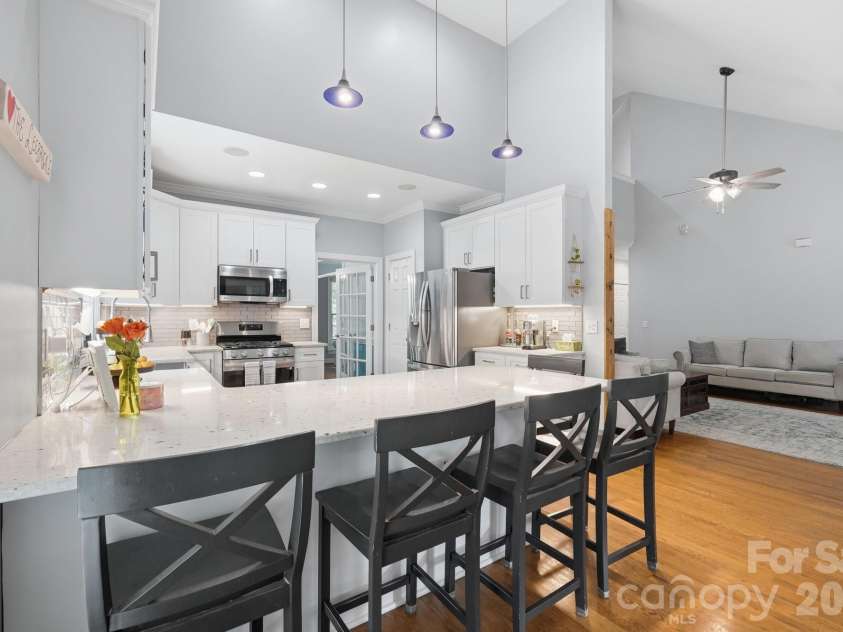 7702 Spanish Oaks Drive, Waxhaw, NC 28173.  MLS# CAR4391221, YatesRealty ID 32796. 
