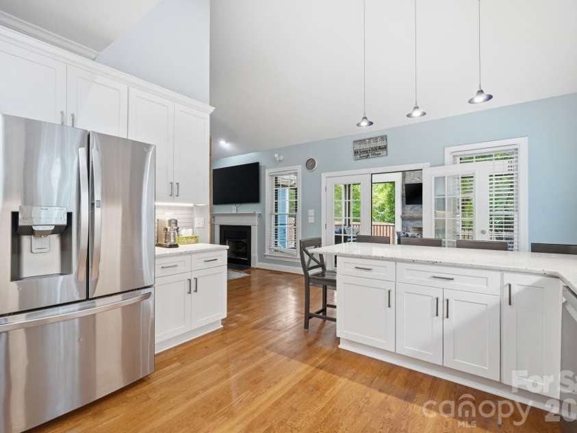 7702 Spanish Oaks Drive, Waxhaw, NC 28173.  MLS# CAR4391221, YatesRealty ID 32796. 