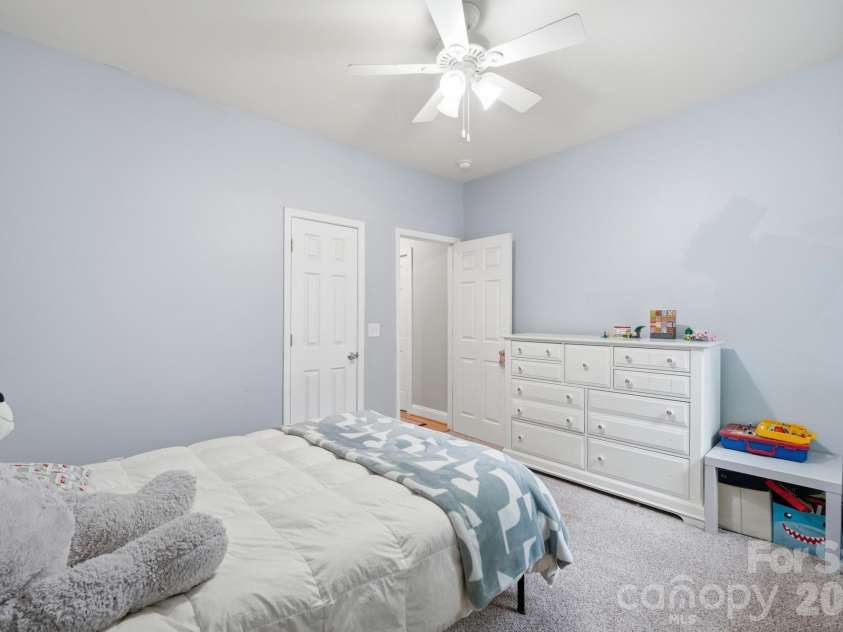 7702 Spanish Oaks Drive, Waxhaw, NC 28173.  MLS# CAR4391221, YatesRealty ID 32796. 