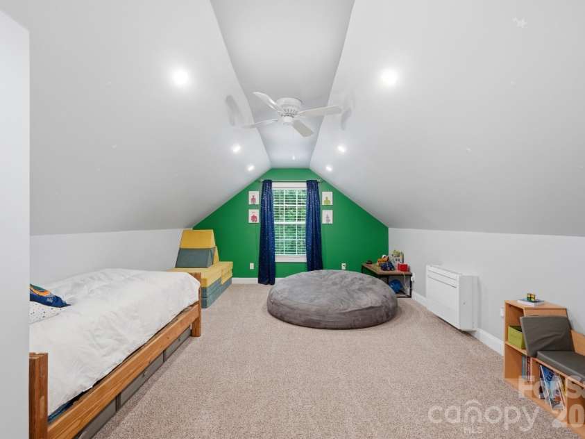 7702 Spanish Oaks Drive, Waxhaw, NC 28173.  MLS# CAR4391221, YatesRealty ID 32796. 