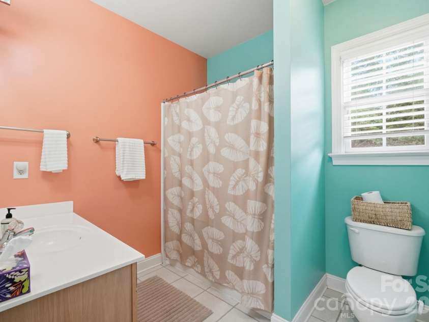 7702 Spanish Oaks Drive, Waxhaw, NC 28173.  MLS# CAR4391221, YatesRealty ID 32796. 