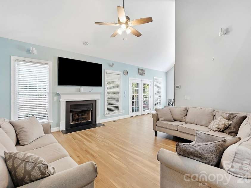 7702 Spanish Oaks Drive, Waxhaw, NC 28173.  MLS# CAR4429062, YatesRealty ID 32796. 