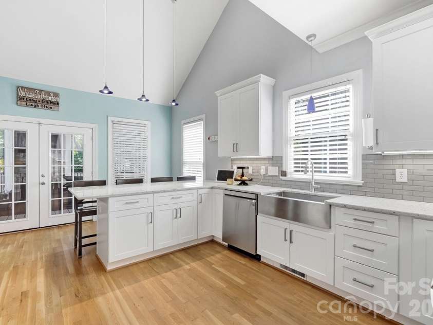 7702 Spanish Oaks Drive, Waxhaw, NC 28173.  MLS# CAR4429062, YatesRealty ID 32796. 