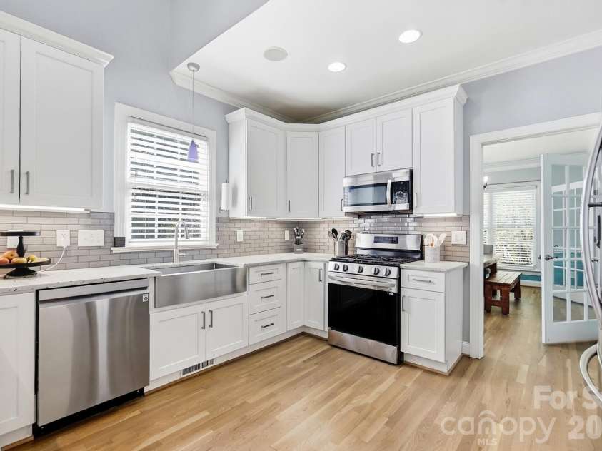 7702 Spanish Oaks Drive, Waxhaw, NC 28173.  MLS# CAR4429062, YatesRealty ID 32796. 
