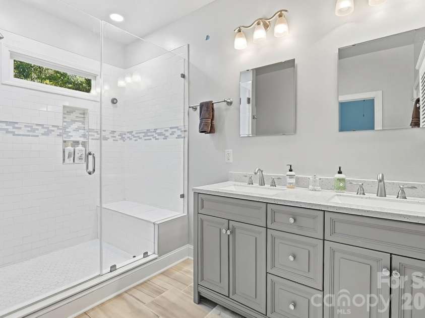 7702 Spanish Oaks Drive, Waxhaw, NC 28173.  MLS# CAR4429062, YatesRealty ID 32796. 