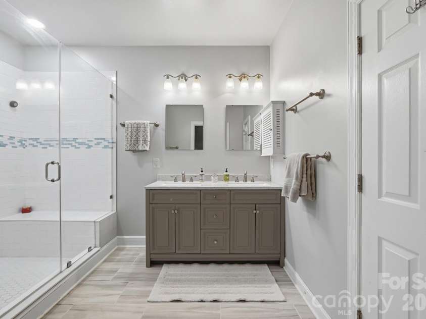 7702 Spanish Oaks Drive, Waxhaw, NC 28173.  MLS# CAR4429062, YatesRealty ID 32796. 