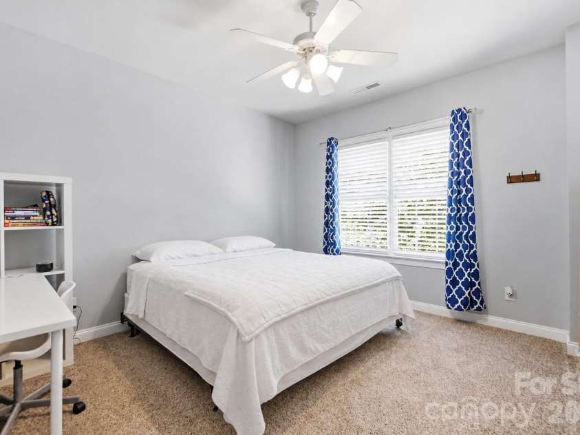 7702 Spanish Oaks Drive, Waxhaw, NC 28173.  MLS# CAR4429062, YatesRealty ID 32796. 
