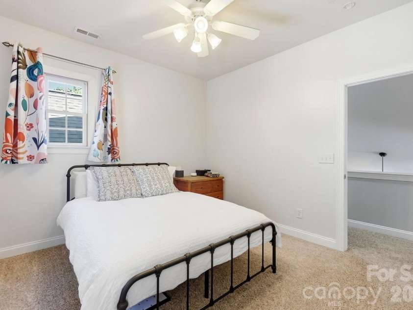 7702 Spanish Oaks Drive, Waxhaw, NC 28173.  MLS# CAR4429062, YatesRealty ID 32796. 