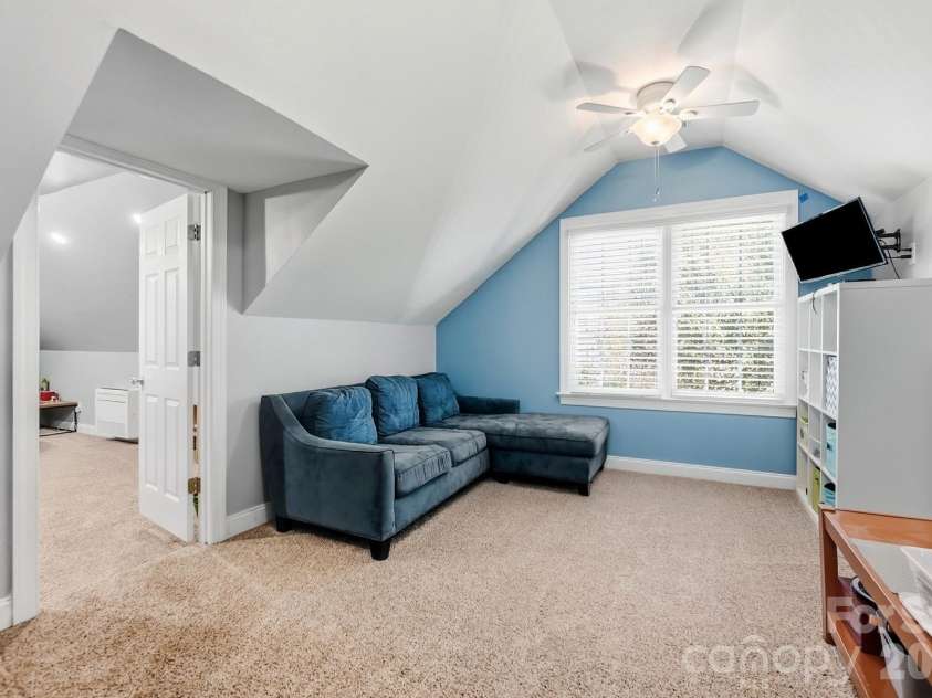 7702 Spanish Oaks Drive, Waxhaw, NC 28173.  MLS# CAR4429062, YatesRealty ID 32796. 