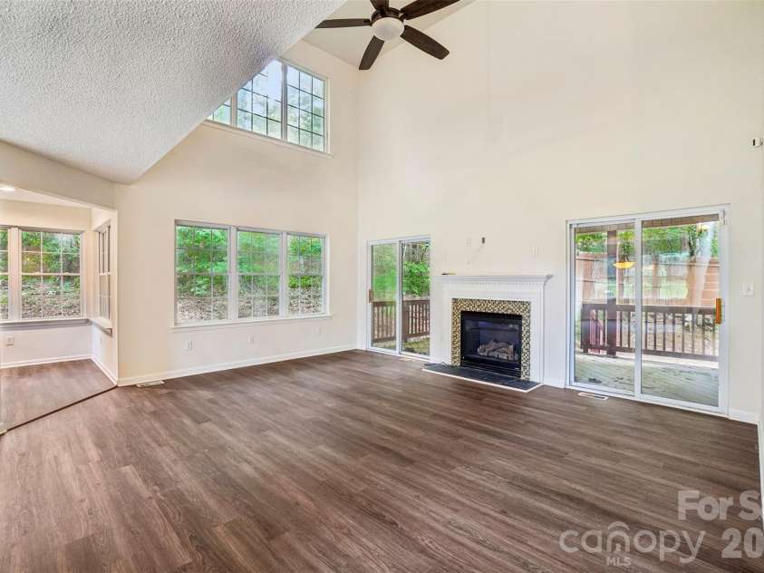 124 Karla Circle, Hendersonville, NC 28739.  MLS# CAR4395707, YatesRealty ID 32799. 