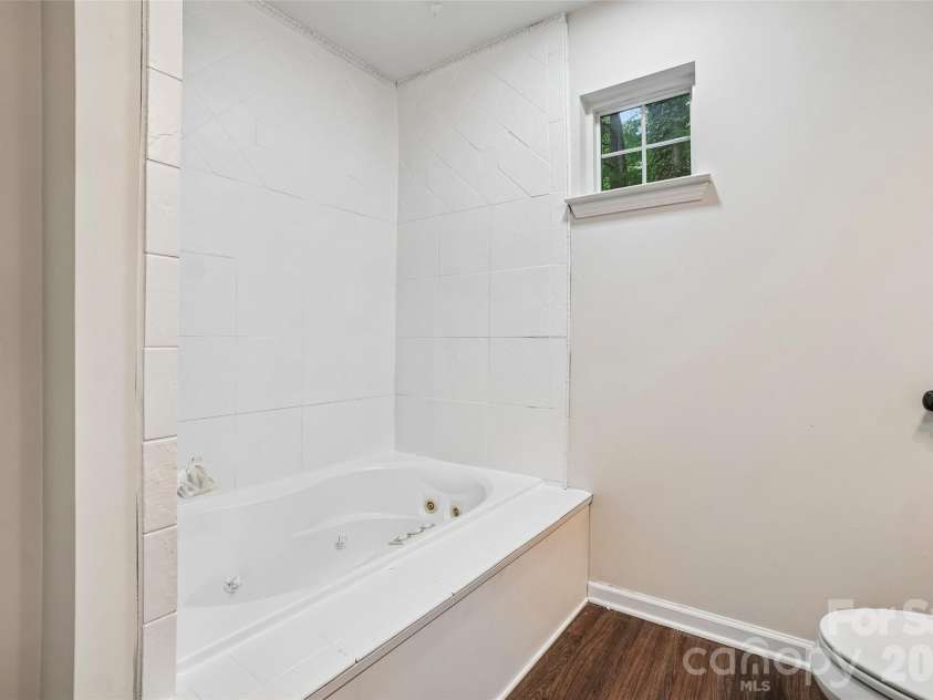 124 Karla Circle, Hendersonville, NC 28739.  MLS# CAR4395707, YatesRealty ID 32799. 