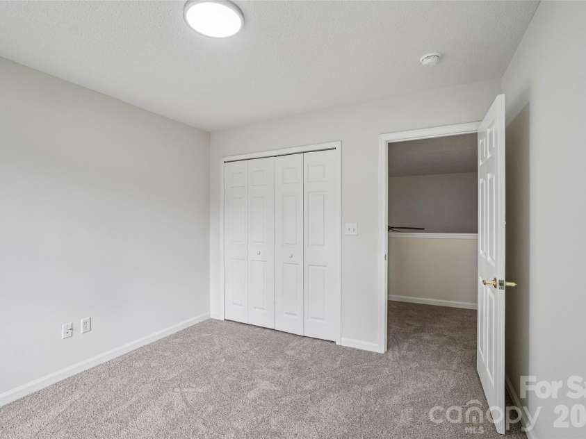 124 Karla Circle, Hendersonville, NC 28739.  MLS# CAR4395707, YatesRealty ID 32799. 