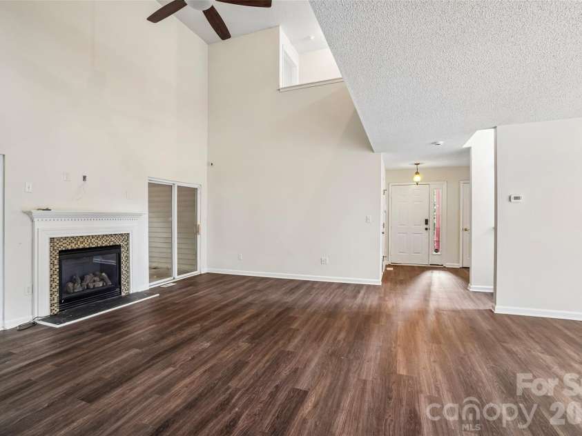 124 Karla Circle, Hendersonville, NC 28739.  MLS# CAR4395707, YatesRealty ID 32799. 