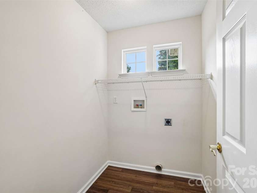 124 Karla Circle, Hendersonville, NC 28739.  MLS# CAR4395707, YatesRealty ID 32799. 