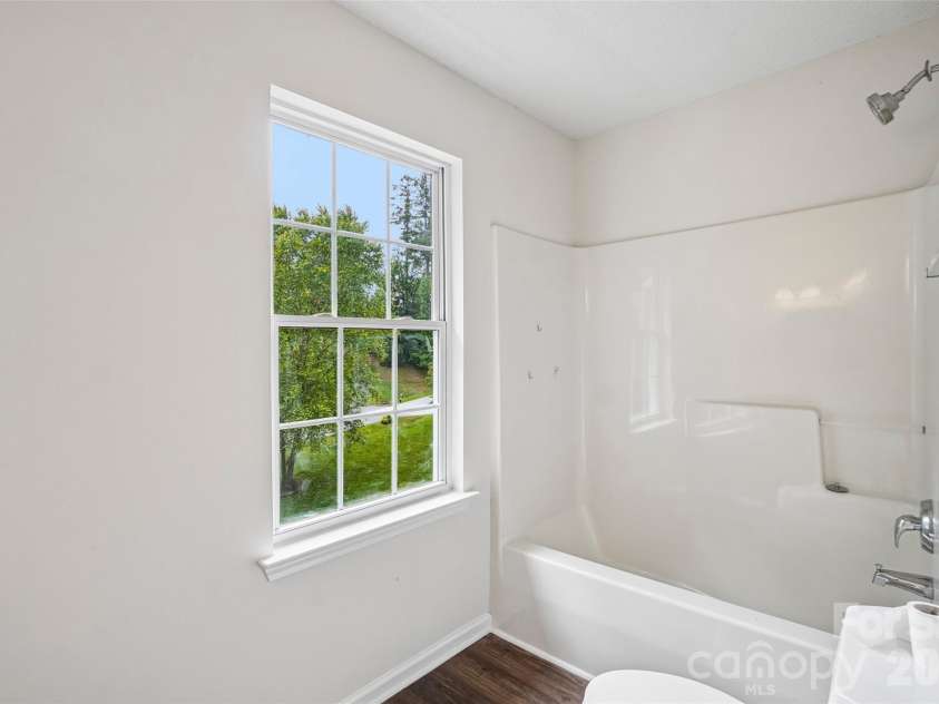 124 Karla Circle, Hendersonville, NC 28739.  MLS# CAR4395707, YatesRealty ID 32799. 