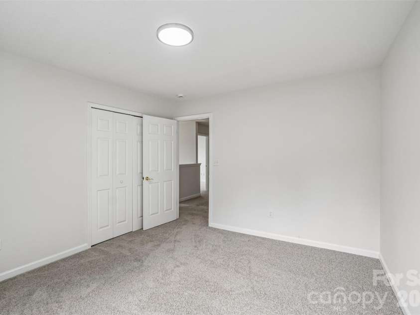 124 Karla Circle, Hendersonville, NC 28739.  MLS# CAR4395707, YatesRealty ID 32799. 