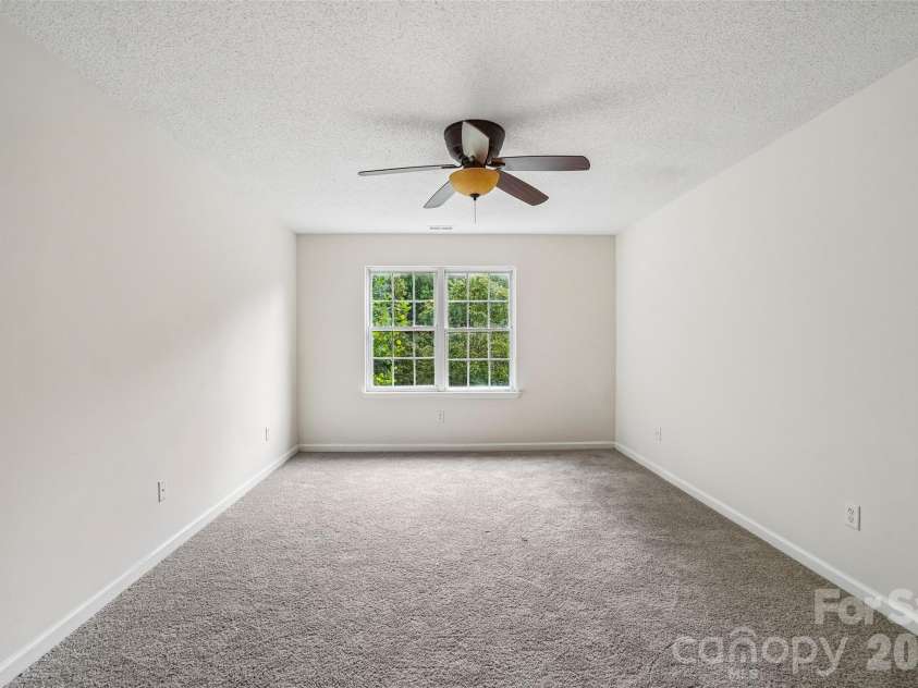 124 Karla Circle, Hendersonville, NC 28739.  MLS# CAR4395707, YatesRealty ID 32799. 