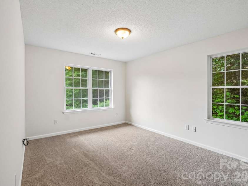 124 Karla Circle, Hendersonville, NC 28739.  MLS# CAR4395707, YatesRealty ID 32799. 