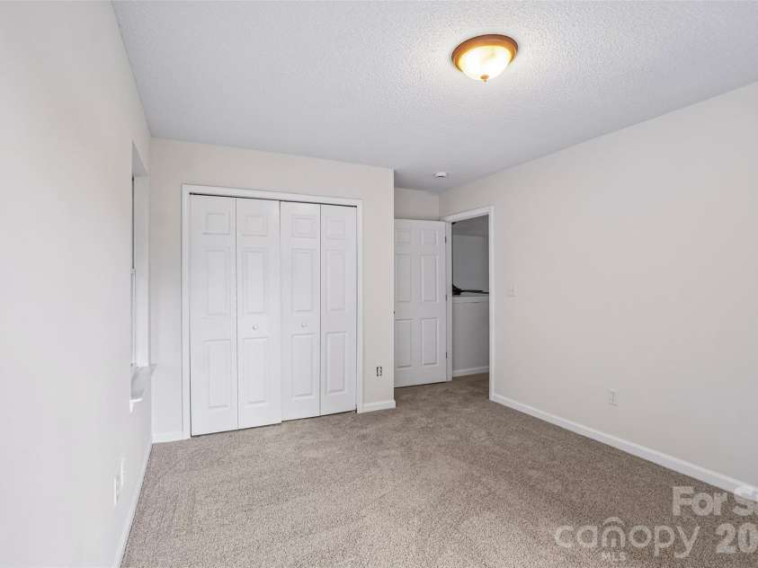 124 Karla Circle, Hendersonville, NC 28739.  MLS# CAR4395707, YatesRealty ID 32799. 
