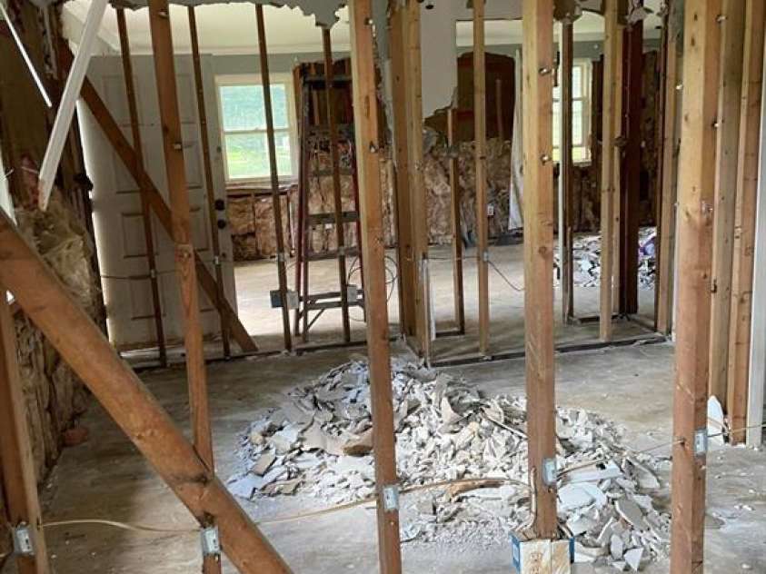 1124 Riverside Drive, Charlotte, NC 28214.  MLS# CAR4307089, YatesRealty ID 328. 