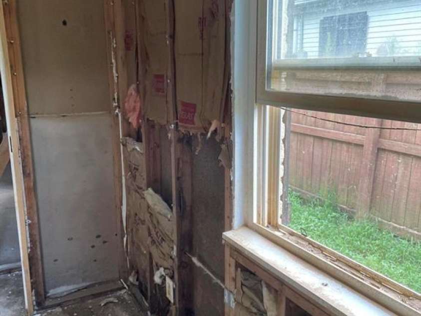 1124 Riverside Drive, Charlotte, NC 28214.  MLS# CAR4307089, YatesRealty ID 328. 