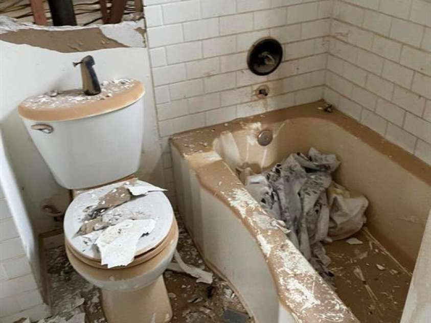 1124 Riverside Drive, Charlotte, NC 28214.  MLS# CAR4307089, YatesRealty ID 328. 