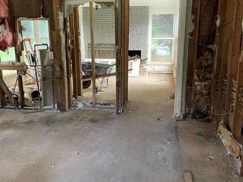 1124 Riverside Drive, Charlotte, NC 28214.  MLS# CAR4307089, YatesRealty ID 328. 