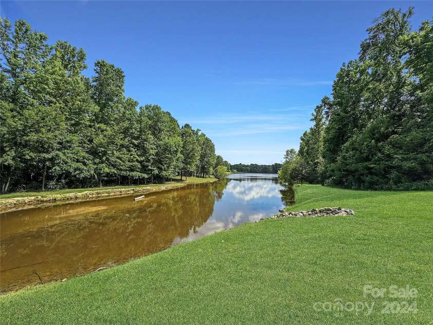 9100 Woodhall Lake Drive, Waxhaw, NC 28173.  MLS# CAR4151190, YatesRealty ID 328. 