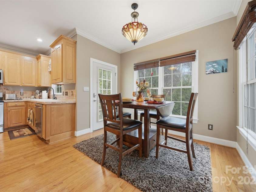 4434 Steeple Chase Drive, Hickory, NC 28601.  MLS# CAR4325785, YatesRealty ID 3280. 