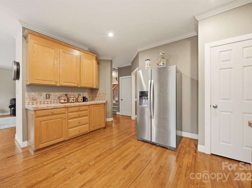 4434 Steeple Chase Drive, Hickory, NC 28601.  MLS# CAR4325785, YatesRealty ID 3280. 