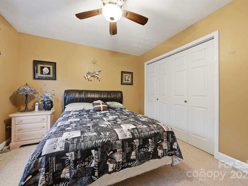 4434 Steeple Chase Drive, Hickory, NC 28601.  MLS# CAR4325785, YatesRealty ID 3280. 