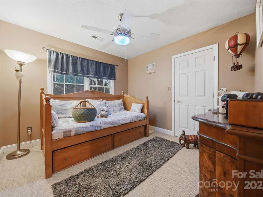 4434 Steeple Chase Drive, Hickory, NC 28601.  MLS# CAR4325785, YatesRealty ID 3280. 