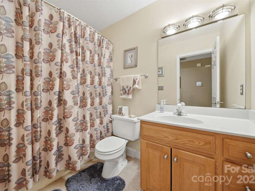 4434 Steeple Chase Drive, Hickory, NC 28601.  MLS# CAR4325785, YatesRealty ID 3280. 