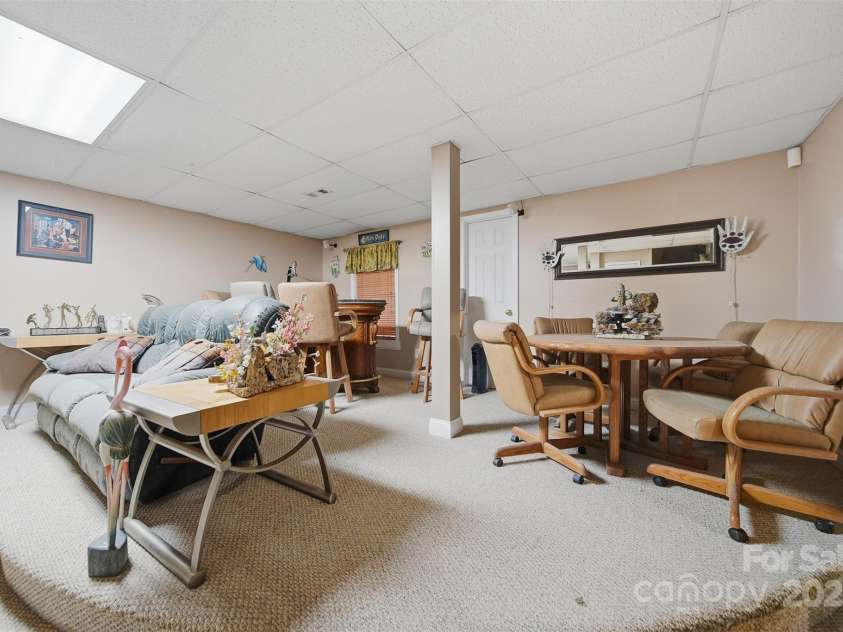 4434 Steeple Chase Drive, Hickory, NC 28601.  MLS# CAR4325785, YatesRealty ID 3280. 