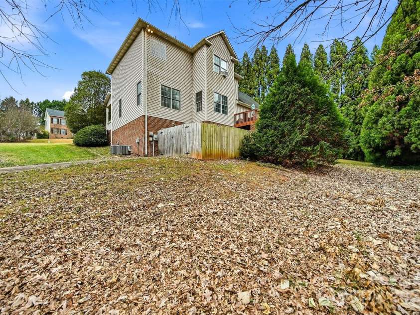 4434 Steeple Chase Drive, Hickory, NC 28601.  MLS# CAR4325785, YatesRealty ID 3280. 