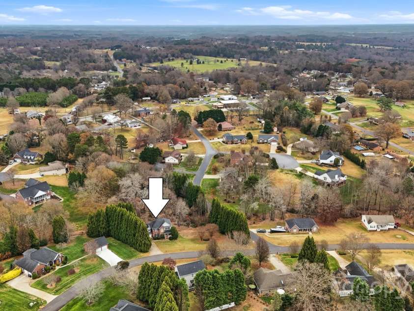 4434 Steeple Chase Drive, Hickory, NC 28601.  MLS# CAR4325785, YatesRealty ID 3280. 