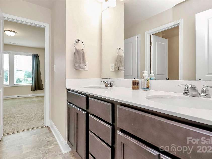 1014 Willow Grove Lane, York, SC 29745.  MLS# CAR4282256, YatesRealty ID 32800. 